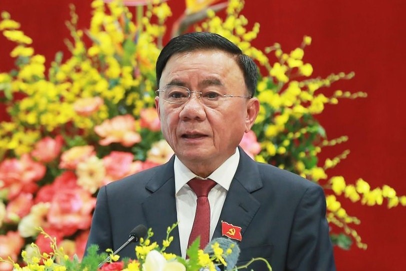 Bộ Chính trị ban hành quyết định mới về đột phá trong tuyển dụng và đãi ngộ cán bộ - ảnh 1