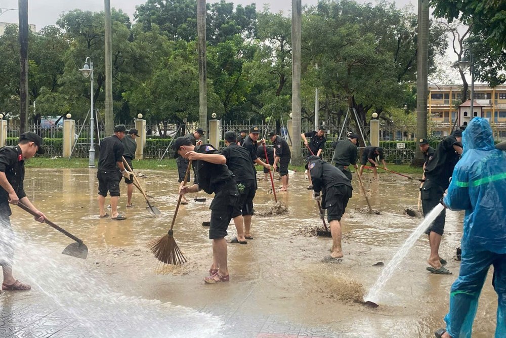 Khẩn trương đánh giá thiệt hại và khắc phục nhanh hậu quả bão, lũ tại miền Trung - ảnh 1