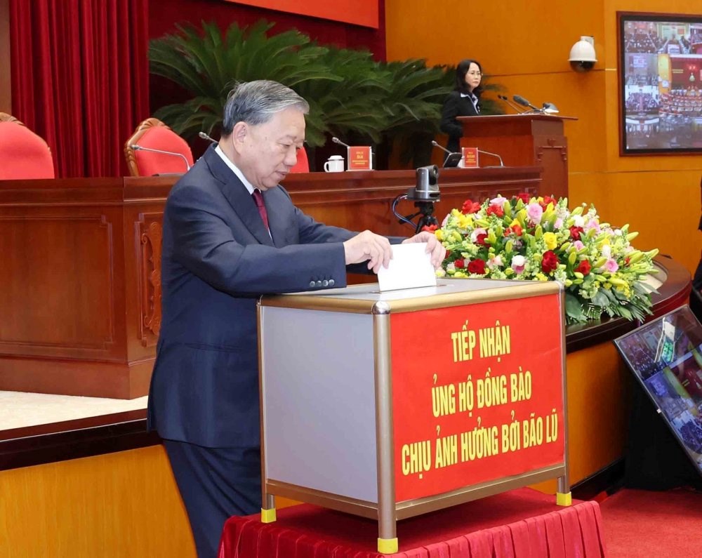 Tổng Bí thư Tô Lâm và các đại biểu ủng hộ đồng bào bão lũ - ảnh 2