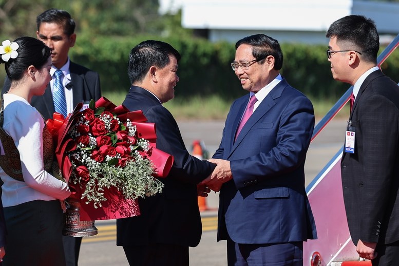 Thủ tướng Phạm Minh Chính tới Thủ đô Vientiane, bắt đầu chuyến công tác tại Lào - ảnh 2