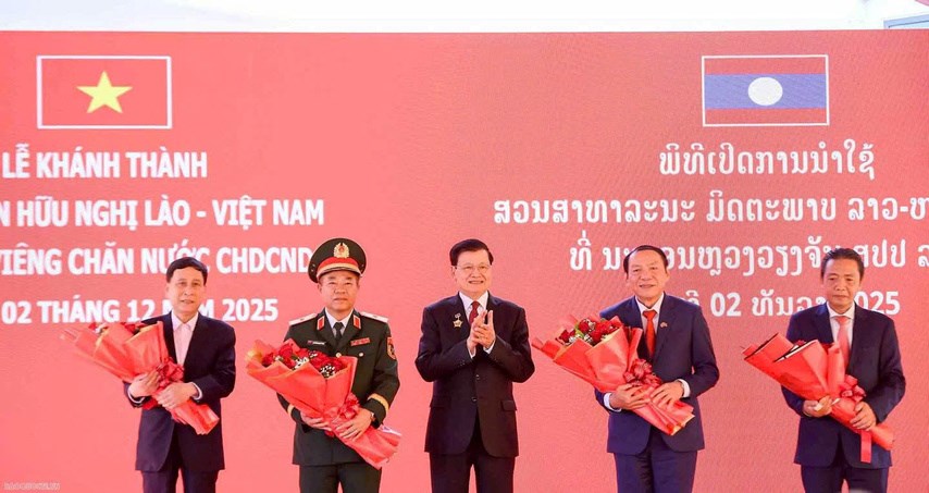 Tổng Bí thư Tô Lâm và phu nhân dự khánh thành Công viên Hữu nghị Lào - Việt Nam - ảnh 3