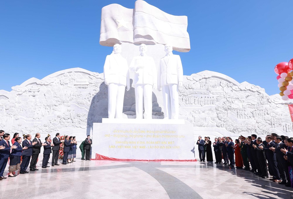Tổng Bí thư Tô Lâm và phu nhân dự khánh thành Công viên Hữu nghị Lào - Việt Nam - ảnh 6