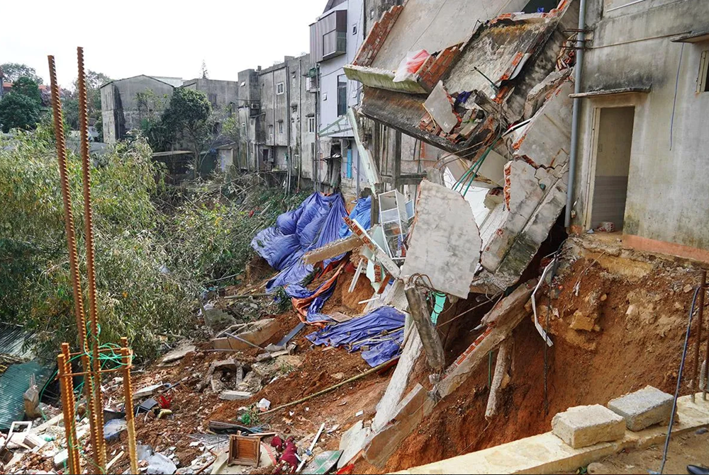 Thủ tướng phê bình Quảng Trị chậm trễ khắc phục sạt lở, khôi phục chỗ ở cho 12 hộ dân tại Khe Sanh - ảnh 2