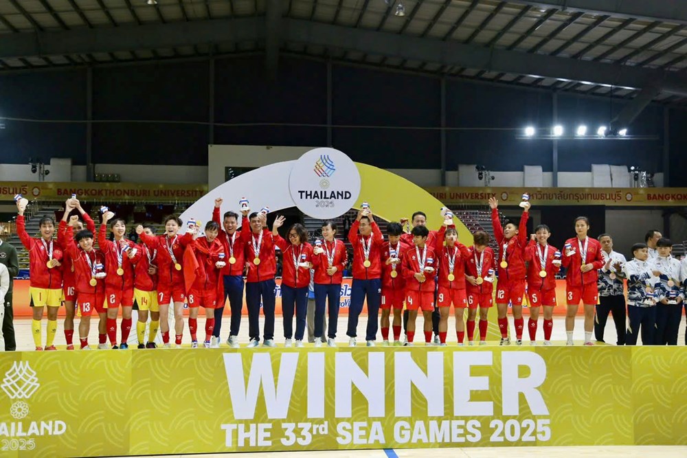 Thủ tướng chúc mừng Đội tuyển bóng đá nam U22 và Đội tuyển nữ Futsal quốc gia đoạt HCV SEA Games 33 - ảnh 2