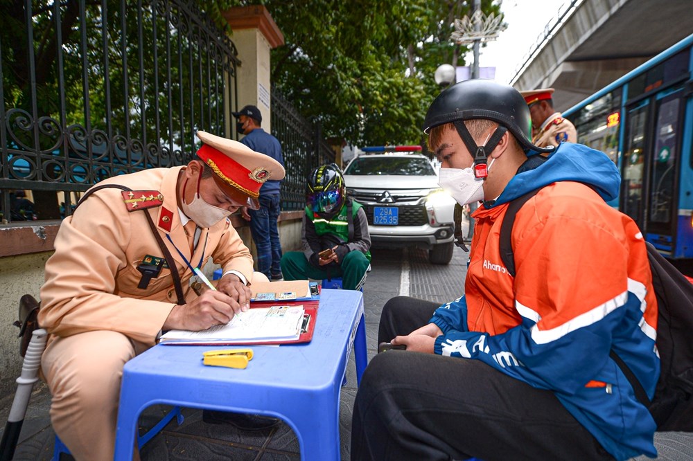 Vi phạm hành chính trong hoạt động đường bộ bị phạt tới 150 triệu đồng - ảnh 1