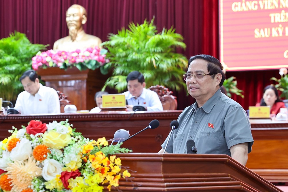Thủ tướng Phạm Minh Chính tiếp xúc cử tri Cần Thơ chuyên đề về y tế và giáo dục - ảnh 1
