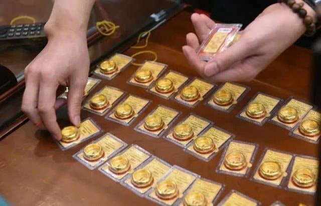 Phạt tới 100 triệu đồng nếu mua, bán ngoại tệ tại tổ chức không được phép thu đổi ngoại tệ - ảnh 1