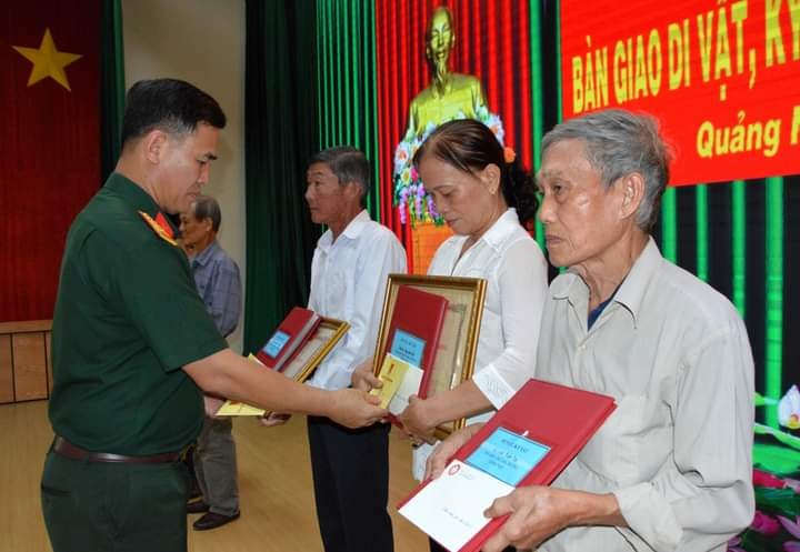 Bàn giao hiện vật, kỷ vật trong chiến tranh cho cán bộ, chiến sĩ hoặc thân nhân trong năm 2026 - ảnh 1