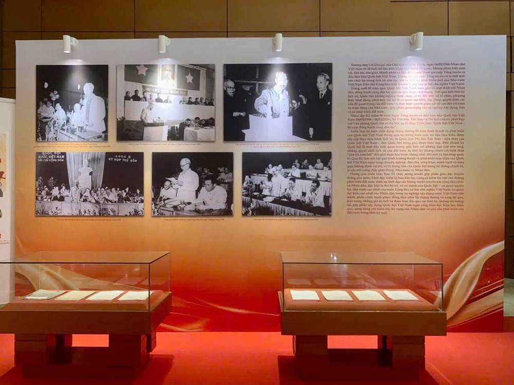 Triển lãm “80 năm Quốc hội Việt Nam đồng hành cùng dân tộc” - ảnh 1