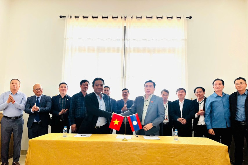  Bàn giao Công viên Hữu nghị Lào -Việt Nam  - ảnh 3