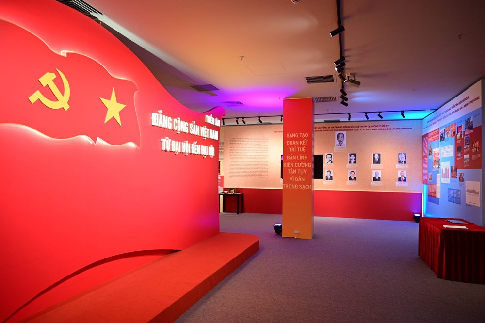 Triển lãm “Đảng Cộng sản Việt Nam - Từ Đại hội đến Đại hội” - ảnh 1