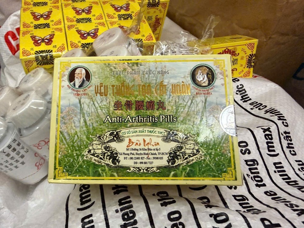 Khởi tố đường dây sản xuất thuốc giả, trộn hoạt chất tân dược vào “thuốc đông y” - ảnh 2