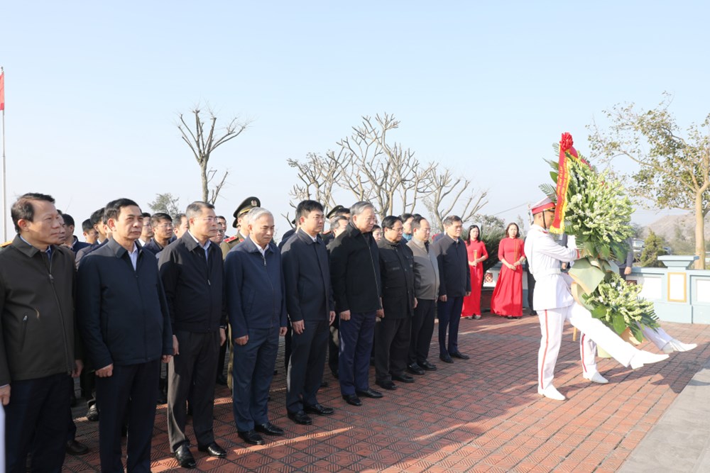 Tổng Bí thư Tô Lâm thăm, chúc Tết công nhân ngành than tại Quảng Ninh - ảnh 1