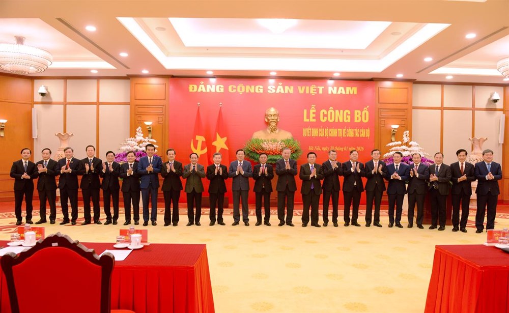 Tổng Bí thư Tô Lâm trao Quyết định của Bộ Chính trị phân công, bổ nhiệm cán bộ - ảnh 4
