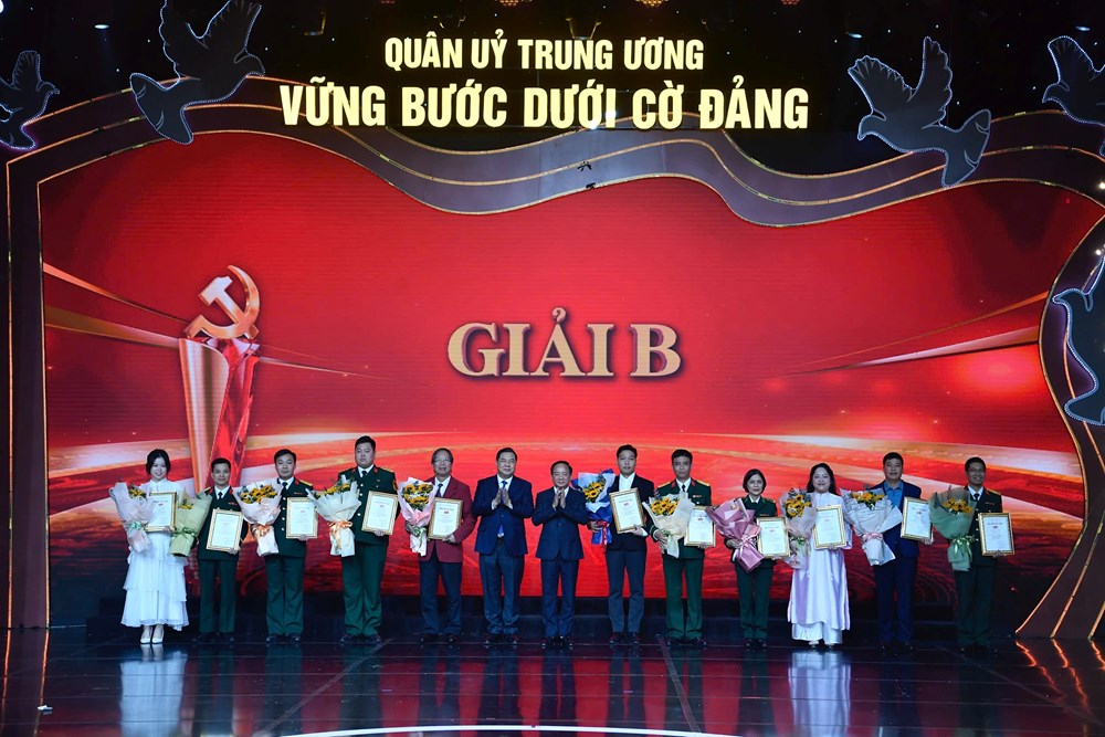 Tổng Bí thư Tô Lâm dự tổng kết, trao giải cuộc thi 'Vững bước dưới cờ Đảng' - ảnh 2