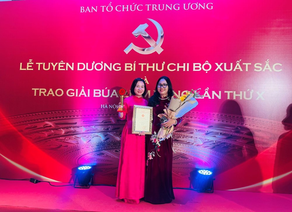Tuyên dương 96 Bí thư Chi bộ xuất sắc và trao Giải Búa liềm vàng lần thứ X  - ảnh 8