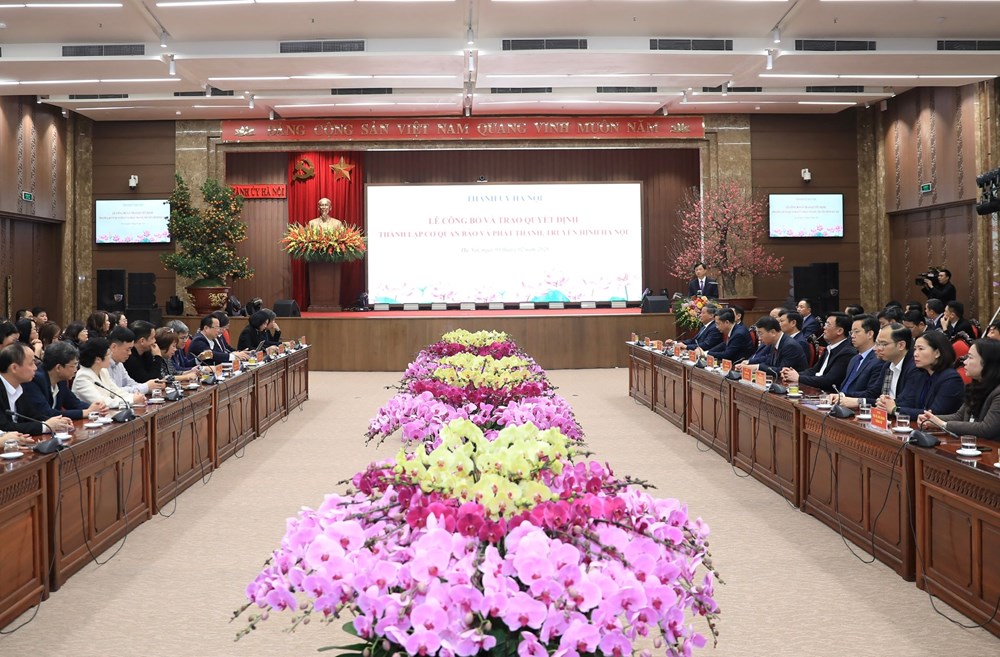Hà Nội công bố và trao quyết định thành lập cơ quan Báo và phát thanh, truyền hình - ảnh 4