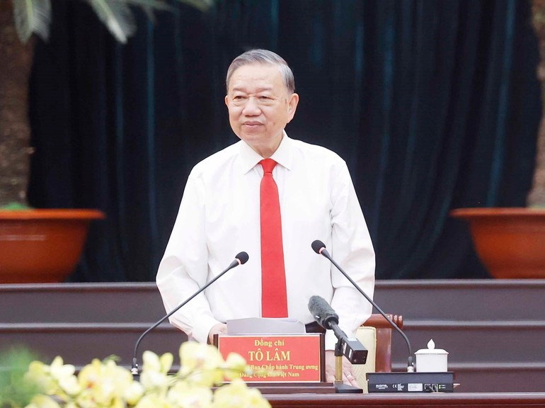 Tổng Bí thư Tô Lâm thăm, chúc tết Đảng bộ, chính quyền và nhân dân TP.HCM - ảnh 1