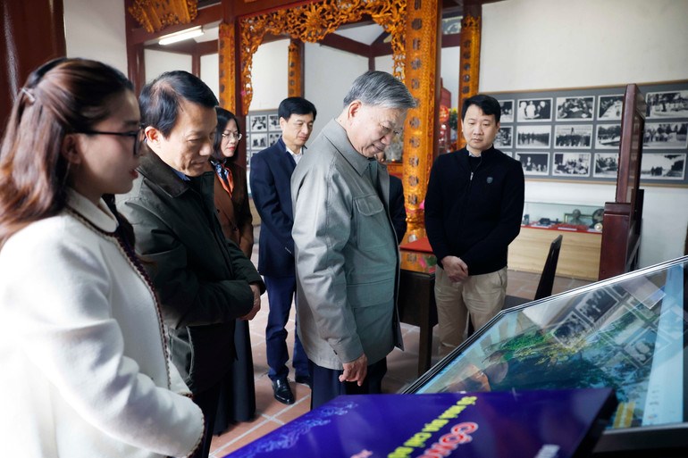  Tổng Bí thư Tô Lâm dâng hương tưởng niệm các bậc lãnh đạo tiền bối - ảnh 3