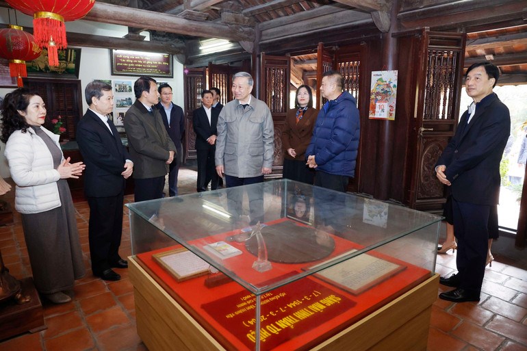  Tổng Bí thư Tô Lâm dâng hương tưởng niệm các bậc lãnh đạo tiền bối - ảnh 2