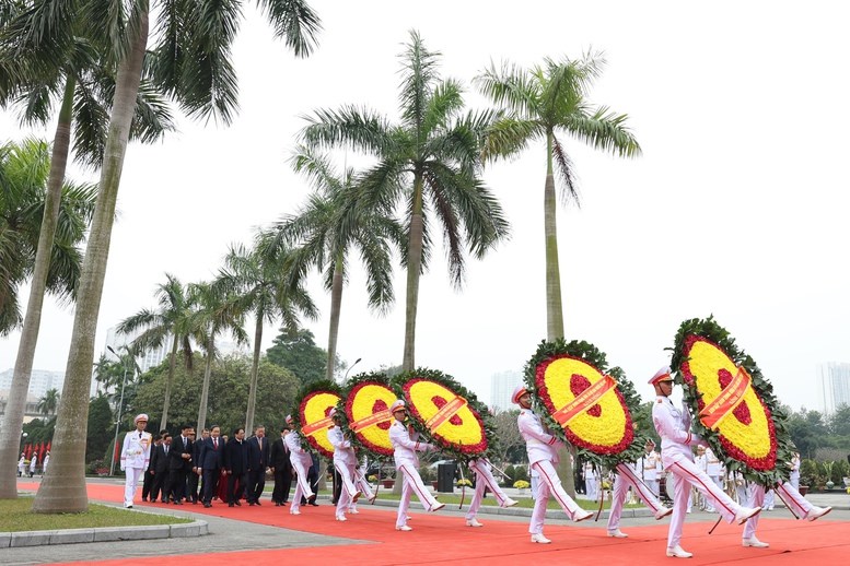Lãnh đạo Đảng, Nhà nước vào Lăng viếng Chủ tịch Hồ Chí Minh nhân dịp Tết Bính Ngọ - ảnh 5