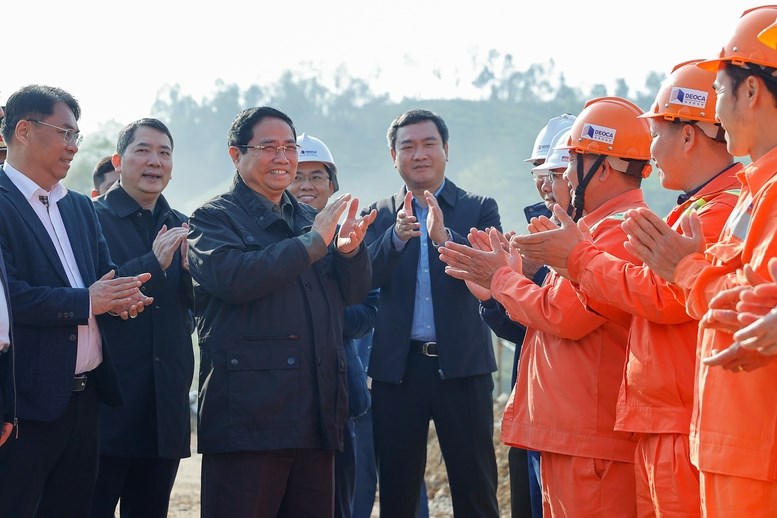 Thủ tướng Phạm Minh Chính kiểm tra dự án giao thông trọng điểm tại Lạng Sơn và Cao Bằng - ảnh 1