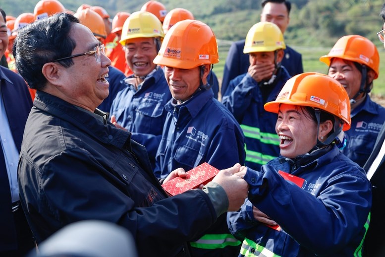 Thủ tướng Phạm Minh Chính kiểm tra dự án giao thông trọng điểm tại Lạng Sơn và Cao Bằng - ảnh 2