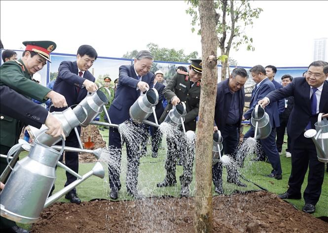 Tổng Bí thư Tô Lâm dự Lễ phát động 'Tết trồng cây đời đời nhớ ơn Bác Hồ' tại Hà Nội - ảnh 2