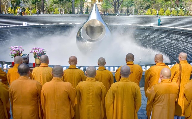 Lễ cầu nguyện quốc thái dân an và tưởng niệm nạn nhân đại dịch Covid-19 - ảnh 2