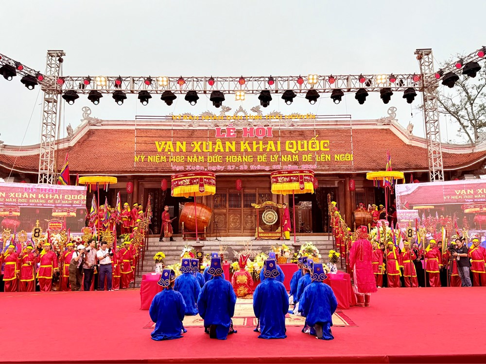 Lan toả hào khí "Vạn Xuân khai quốc" trên quê hương Lý Nam Đế - ảnh 2