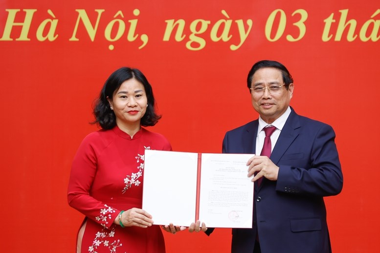 Thủ tướng trao Quyết định điều động, bổ nhiệm lãnh đạo Đảng ủy Chính phủ và 4 bộ, cơ quan - ảnh 2