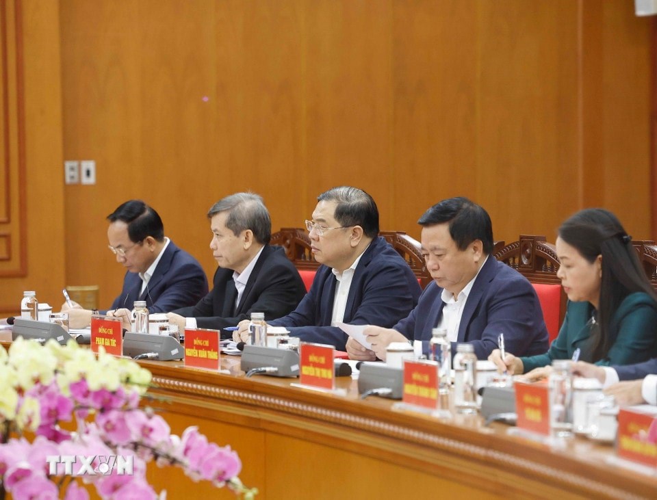 Tổng Bí thư Tô Lâm: Khắc phục tình trạng “thừa người quen việc cũ nhưng thiếu người làm việc mới” - ảnh 7