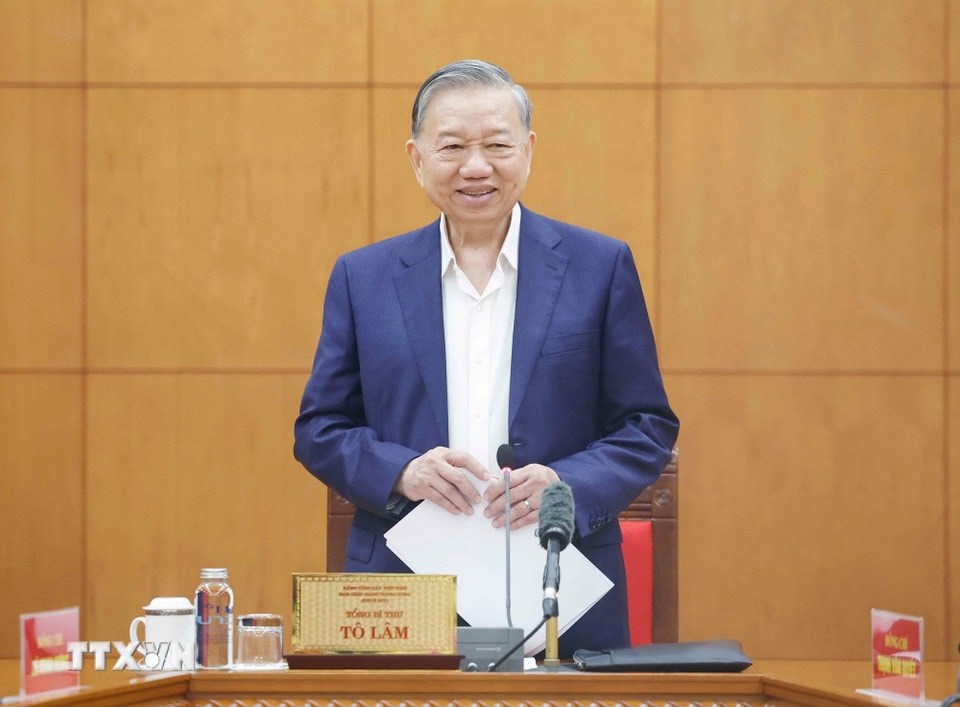 Tổng Bí thư Tô Lâm: Khắc phục tình trạng “thừa người quen việc cũ nhưng thiếu người làm việc mới” - ảnh 2