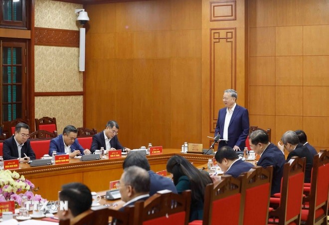 Tổng Bí thư Tô Lâm: Khắc phục tình trạng “thừa người quen việc cũ nhưng thiếu người làm việc mới” - ảnh 3