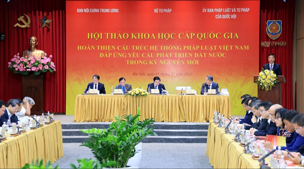 Hoàn thiện cấu trúc hệ thống pháp luật, tạo nền tảng pháp lý vững chắc thúc đẩy tăng trưởng kinh tế liên tục trên 10% - ảnh 1
