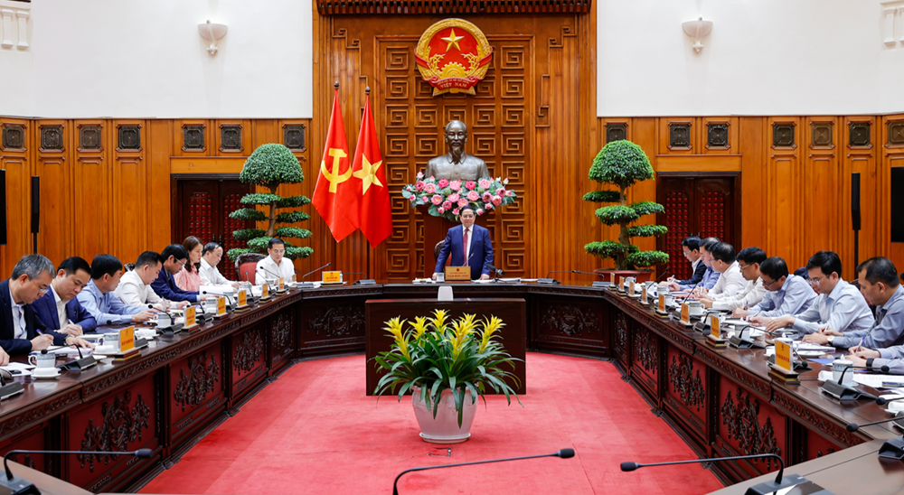 Thủ tướng yêu cầu tổ chức họp báo 5 ngày/lần thông tin tình hình bảo đảm an ninh năng lượng, xăng dầu - ảnh 1