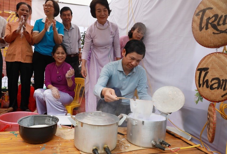 Nghề làm bánh cuốn Thanh Trì được ghi danh Di sản văn hóa phi vật thể quốc gia - ảnh 5