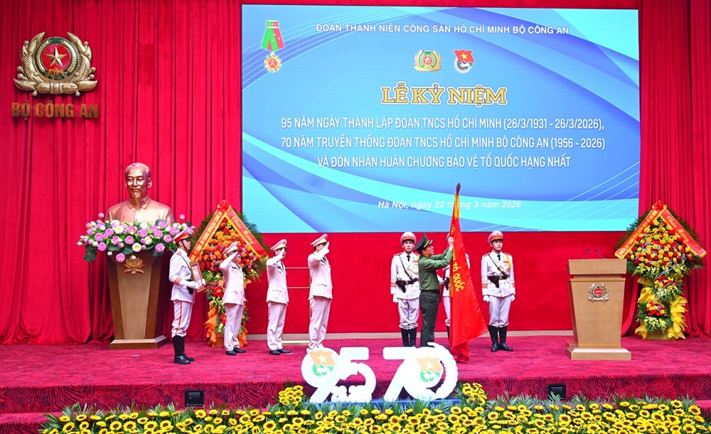 Đoàn Thanh niên Cộng sản Hồ Chí Minh Bộ Công an đón nhận Huân chương Bảo vệ Tổ quốc hạng Nhất - ảnh 1