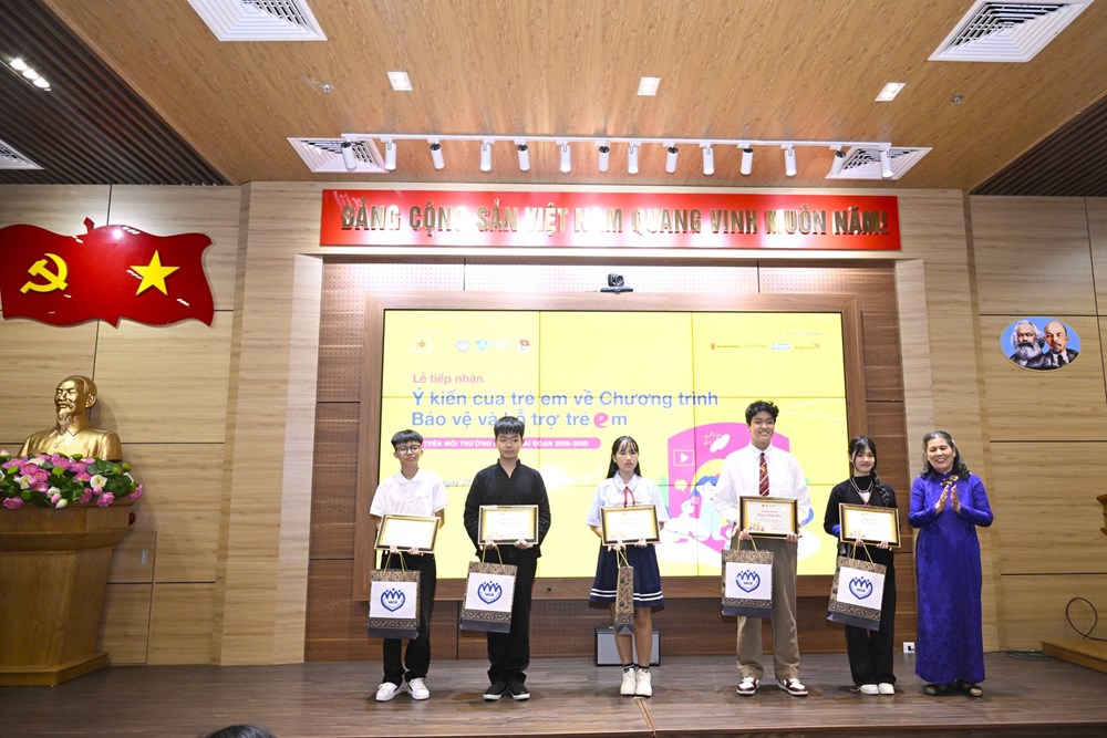 11 nhiệm vụ, giải pháp bảo vệ và hỗ trợ trẻ em phát triển trên môi trường mạng - ảnh 1