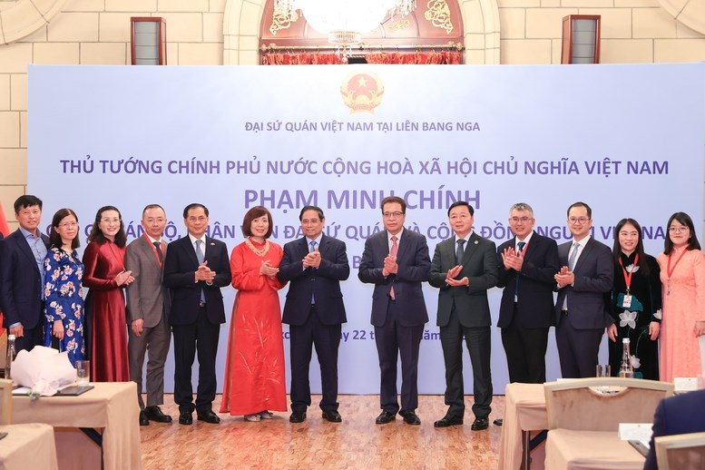 Thủ tướng mong cộng đồng người Việt Nam tại Nga tiếp tục gìn giữ, phát huy bản sắc văn hóa, ngôn ngữ tiếng Việt  - ảnh 3