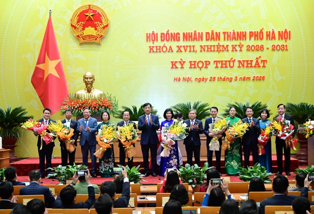 Bà Phùng Thị Hồng Hà, ông Vũ Đại Thắng tái đắc cử Chủ tịch HĐND và UBND TP Hà Nội - ảnh 1