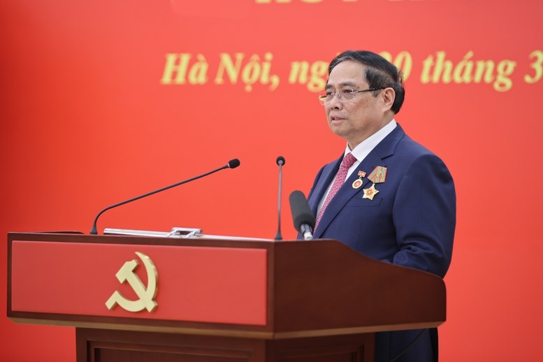 Tổng Bí thư Tô Lâm trao Huân chương Quân công và Huy hiệu Đảng, tặng Thủ tướng Phạm Minh Chính và các đồng chí lãnh đạo cao cấp - ảnh 6