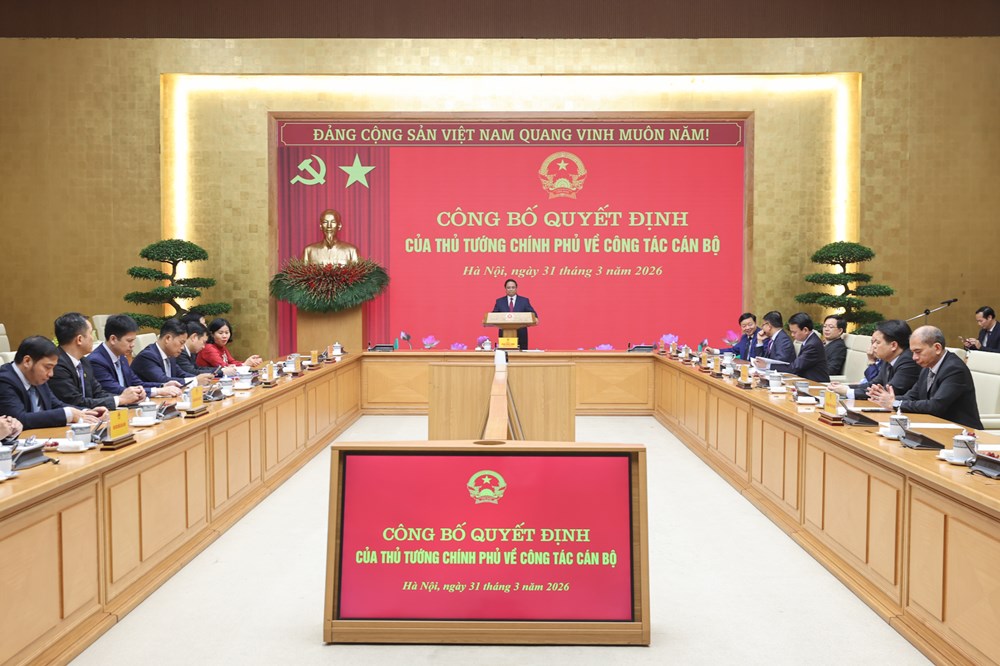 Thủ tướng trao quyết định bổ nhiệm Giám đốc Đại học Quốc gia Hà Nội - ảnh 2