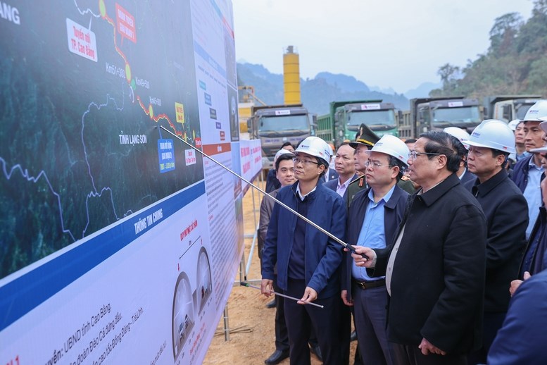 Bài viết của Thủ tướng Phạm Minh Chính: Tăng tốc bứt phá, quyết tâm thực hiện thắng lợi Nghị quyết Đại hội XIV của Đảng - ảnh 5