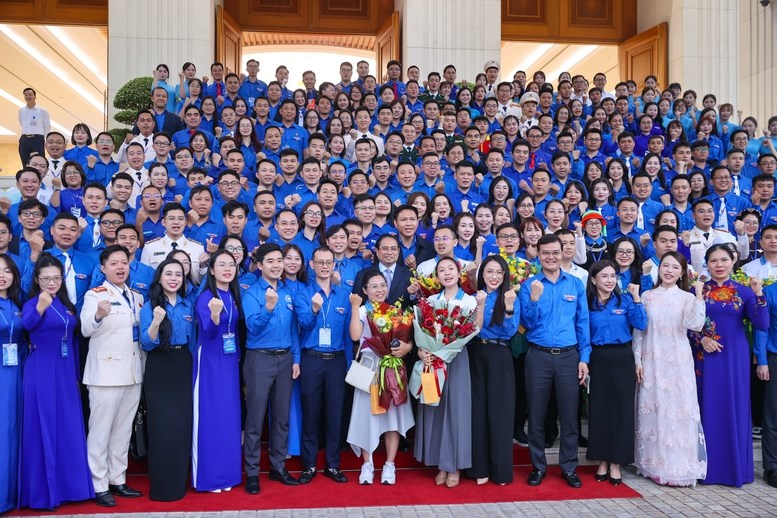 Bài viết của Thủ tướng Phạm Minh Chính: Tăng tốc bứt phá, quyết tâm thực hiện thắng lợi Nghị quyết Đại hội XIV của Đảng - ảnh 17