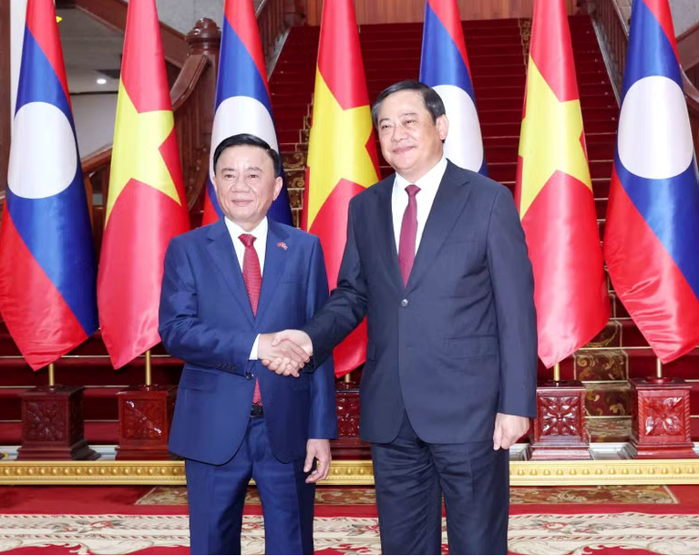 Thường trực Ban Bí thư Trần Cẩm Tú hội kiến với lãnh đạo cấp cao Lào - ảnh 3