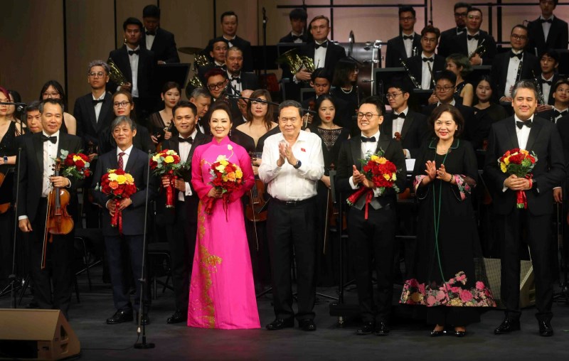 Tổng Bí thư, Chủ tịch nước Tô Lâm dự chương trình nghệ thuật đặc biệt “Tổ quốc trong tim” - ảnh 2