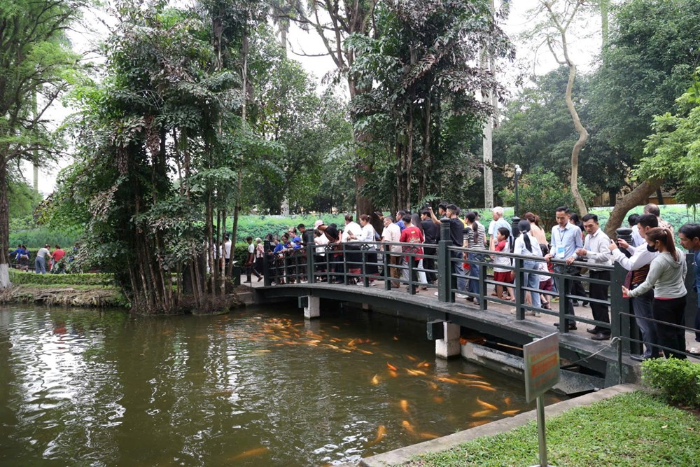 Đoàn đại biểu già làng, trưởng bản, nghệ nhân, người có uy tín các dân tộc Việt Nam báo công dâng Bác - ảnh 10