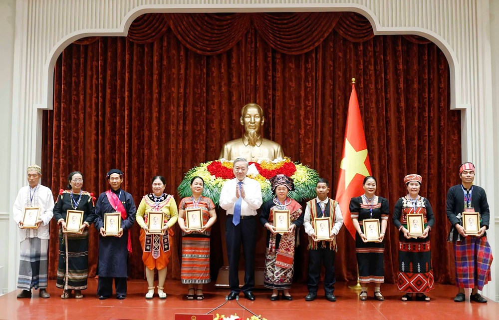 Giữ gìn văn hóa các dân tộc không chỉ là bảo tồn di sản, mà còn giữ gìn nền tảng tinh thần của xã hội - ảnh 2