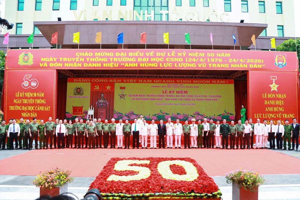 Trường Đại học Cảnh sát nhân dân đón nhận Danh hiệu Anh hùng lực lượng vũ trang nhân dân - ảnh 4